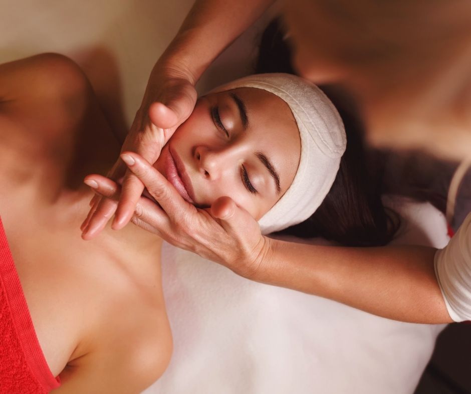 Massaggio viso kobido: un segreto per l'eterna giovinezza– Ikigaibeauty